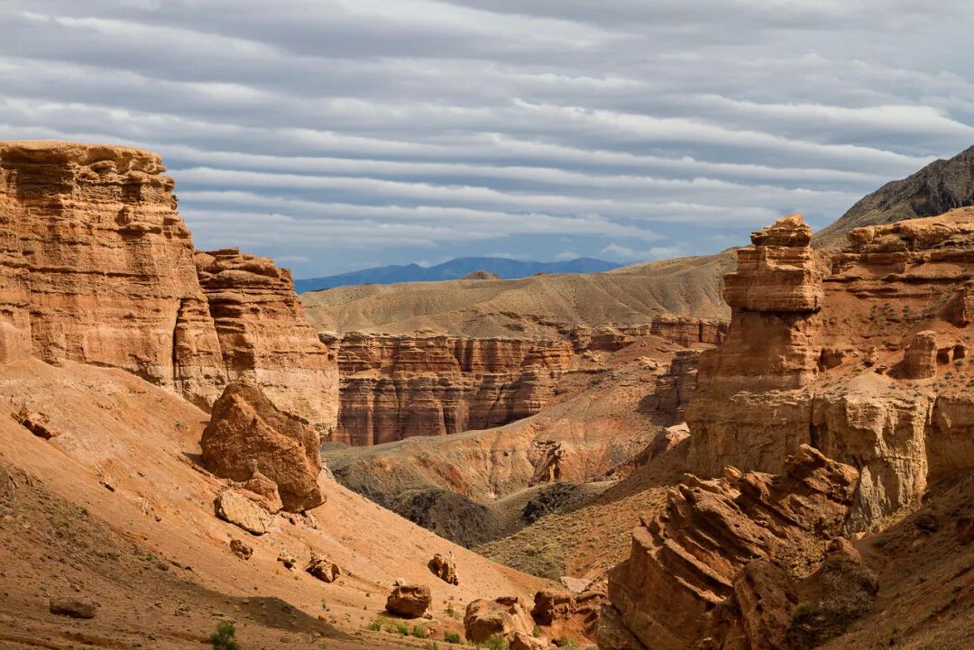免签30天正式生效！世界最“便宜”的国家，风光不输瑞士，油价仅2.5元/升，花¥35坐大巴就能去？