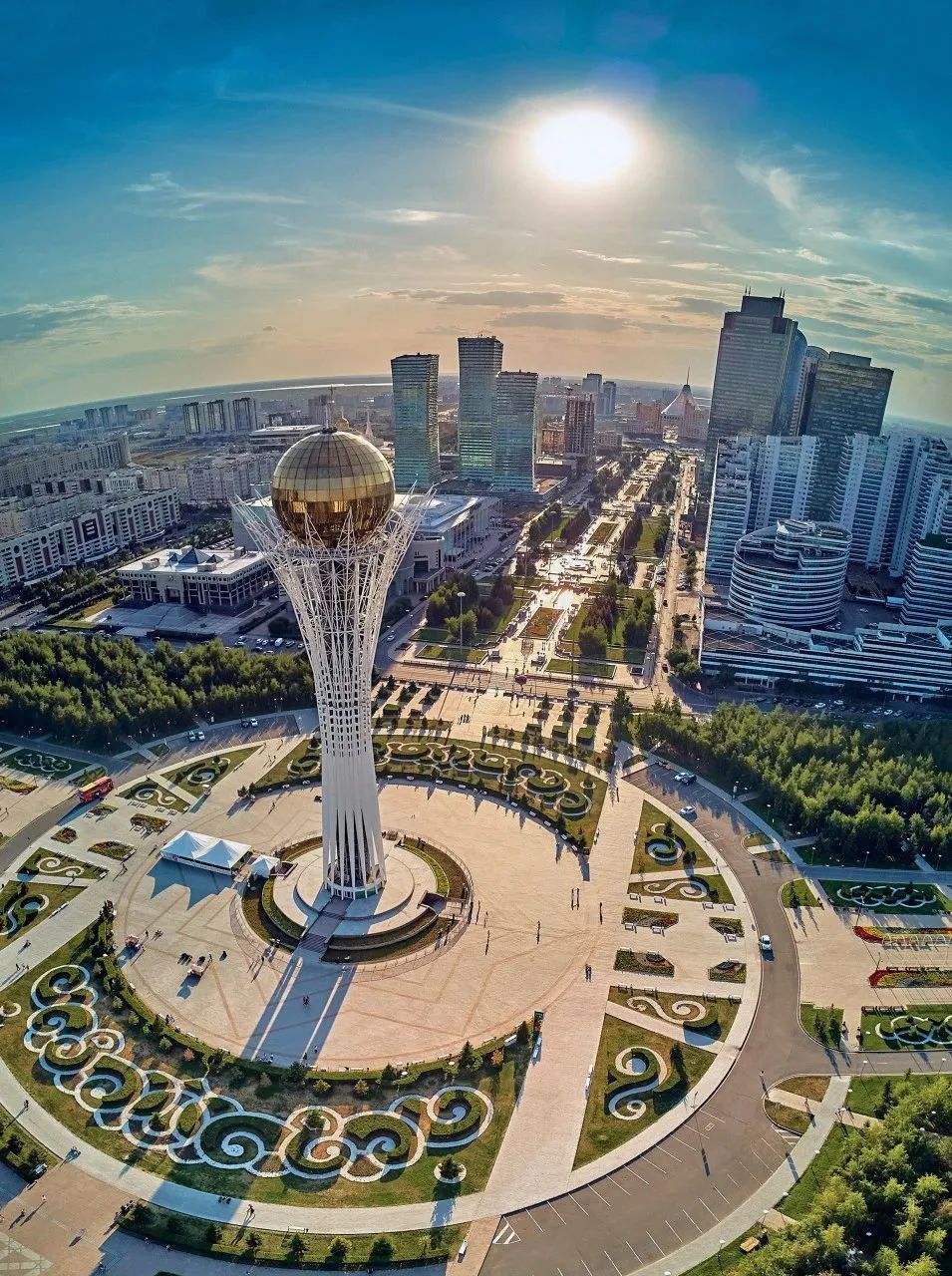 2024年哈萨克斯坦旅游：免签30天正式生效！世界最“便宜”的国家，风光不输瑞士，油价仅2.5元/升，花¥35坐大巴就能去？
