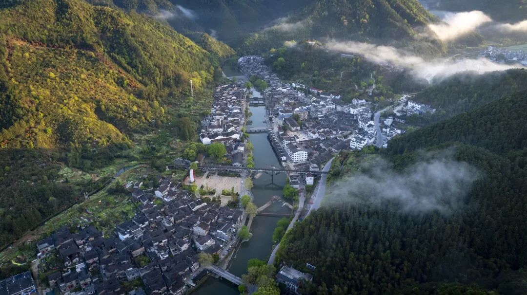 别只知道乌镇、西塘了！这个不收门票的千年古镇，人少景美，2000元能玩一个月，太适合养老了