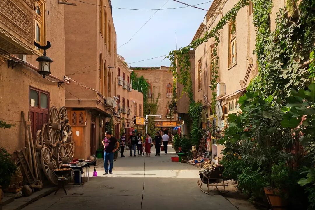 中国最“懒”的城市：睡到中午12点还嫌早！景色不输摩洛哥，满街美女，却被遗忘千年