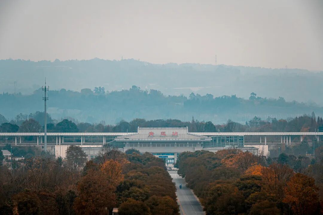 中国最牛的城市：竟有14个火车站、3个高铁站，一座飞机场！李白疯狂表白，不输成都，却鲜为人知