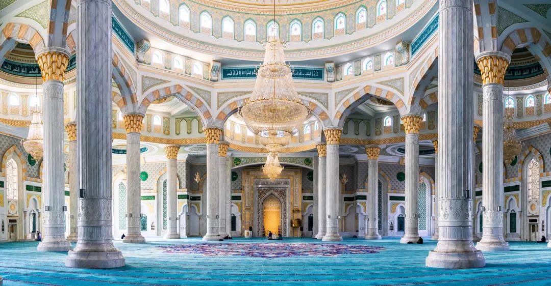 世界最“难去”的国家，对中国免签了！美女如云，景色不输瑞士，汽油2.5元一升，国内坐车35元就能去......