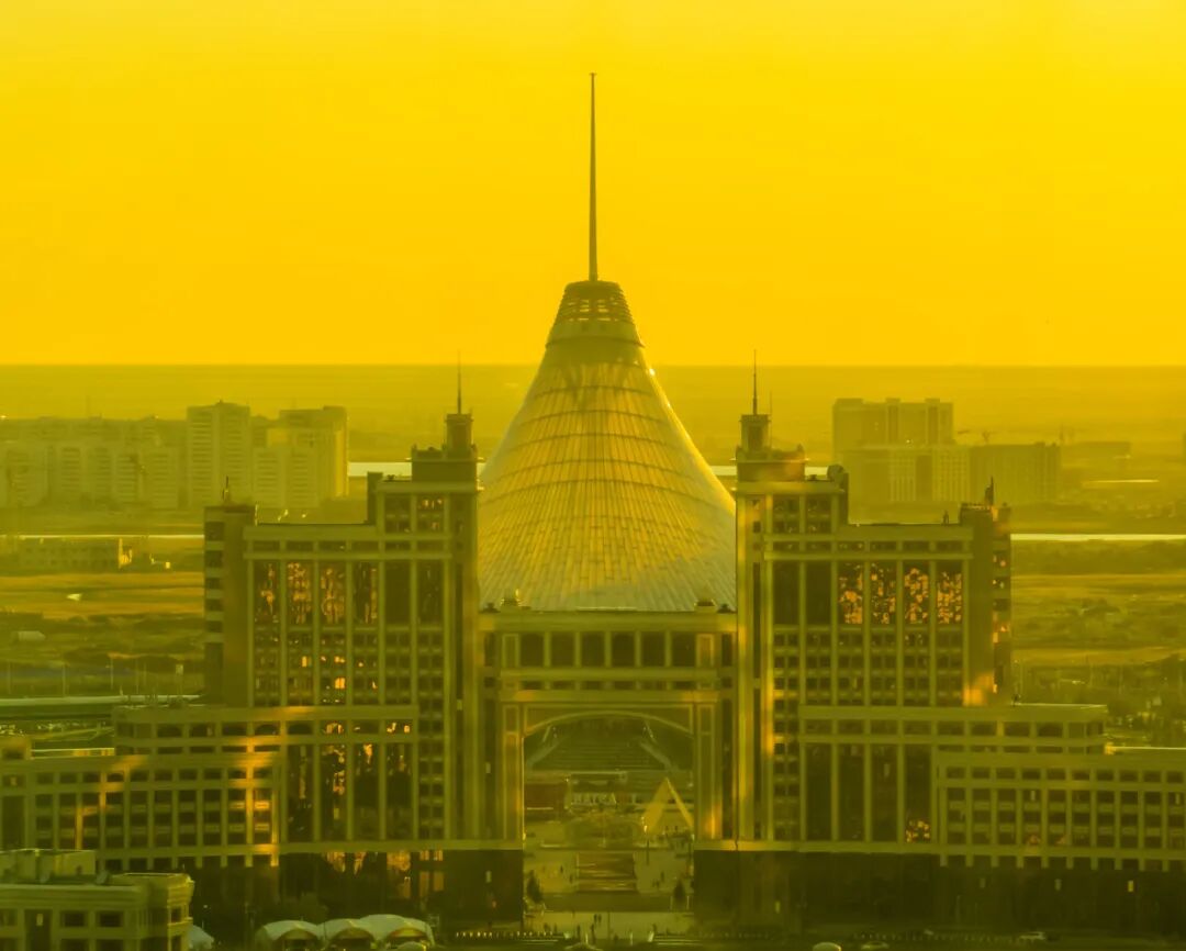 世界最“难去”的国家，对中国免签了！美女如云，景色不输瑞士，汽油2.5元一升，国内坐车35元就能去......