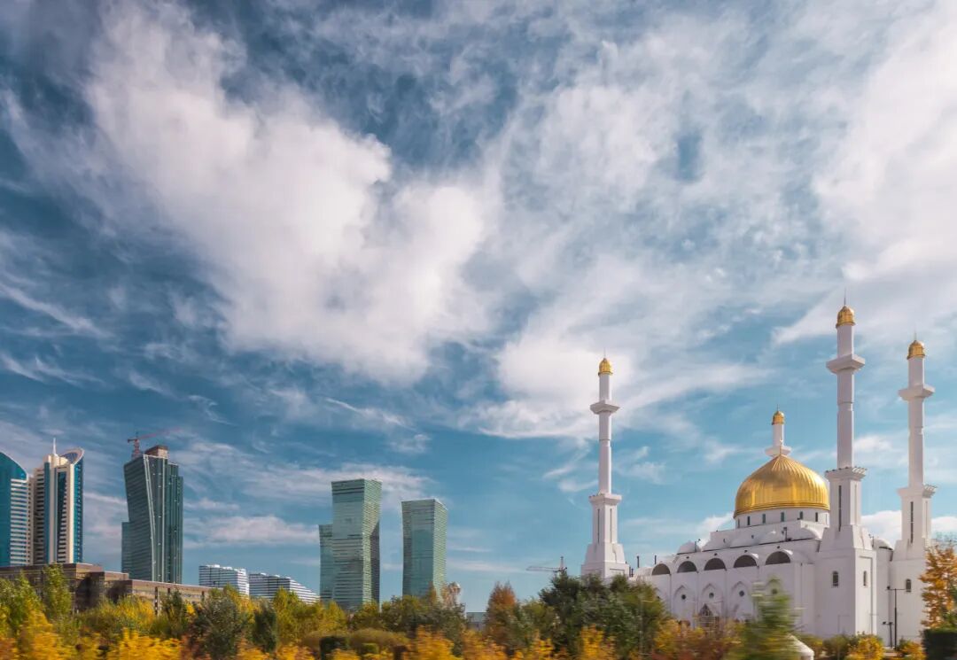 世界最“难去”的国家，对中国免签了！美女如云，景色不输瑞士，汽油2.5元一升，国内坐车35元就能去......