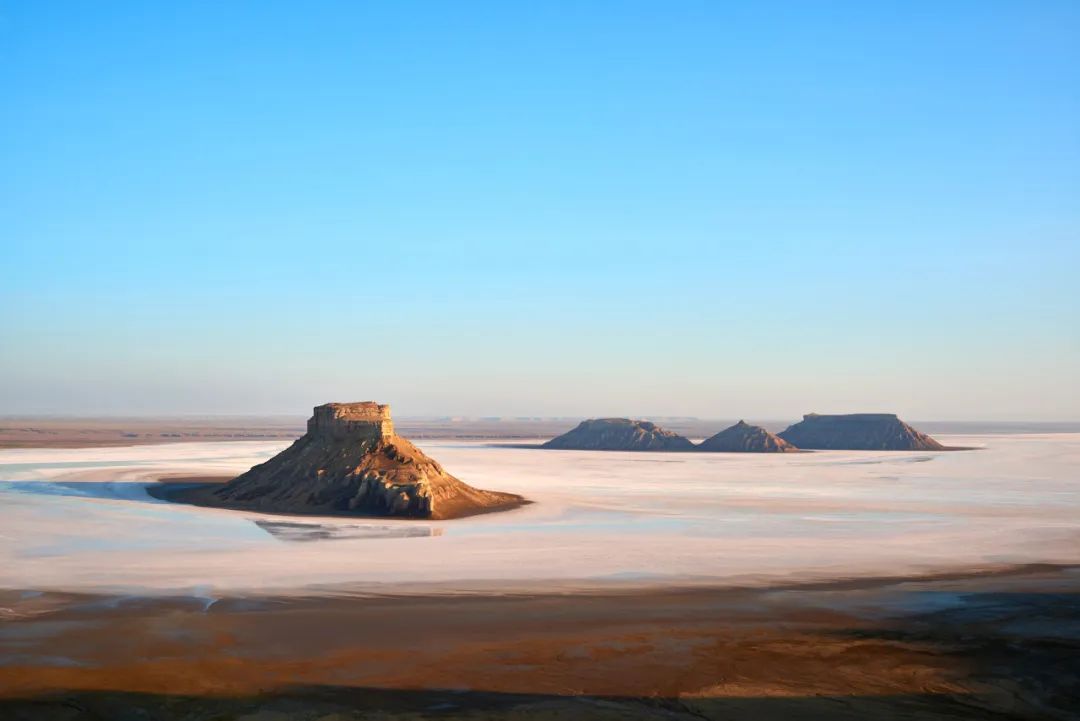 世界最“难去”的国家，对中国免签了！美女如云，景色不输瑞士，汽油2.5元一升，国内坐车35元就能去......