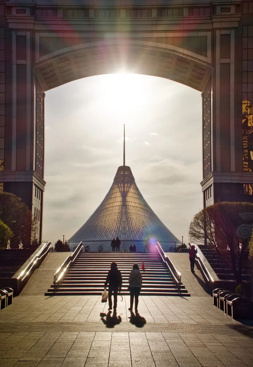 世界最“难去”的国家，对中国免签了！美女如云，景色不输瑞士，汽油2.5元一升，国内坐车35元就能去......