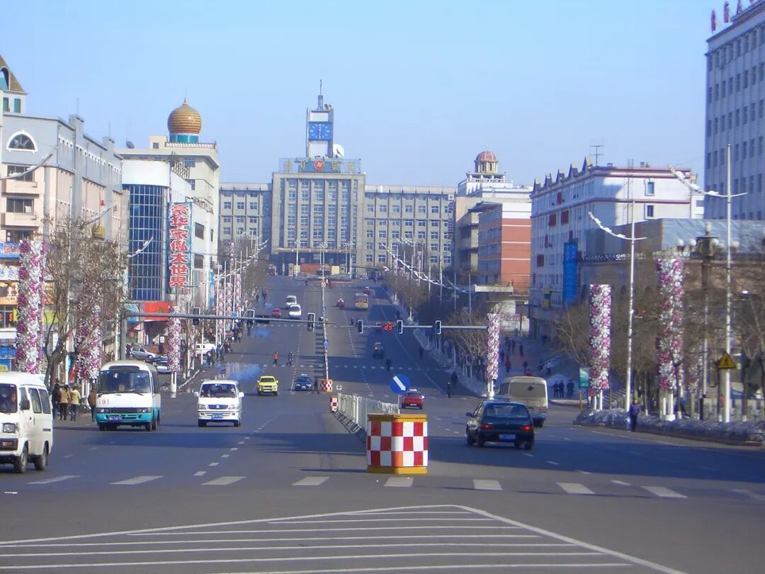 国内最适合“躺平”的城市：四季如春，房价叫板鹤岗！7W能买房，5点下班，每年却有3W人想逃离...