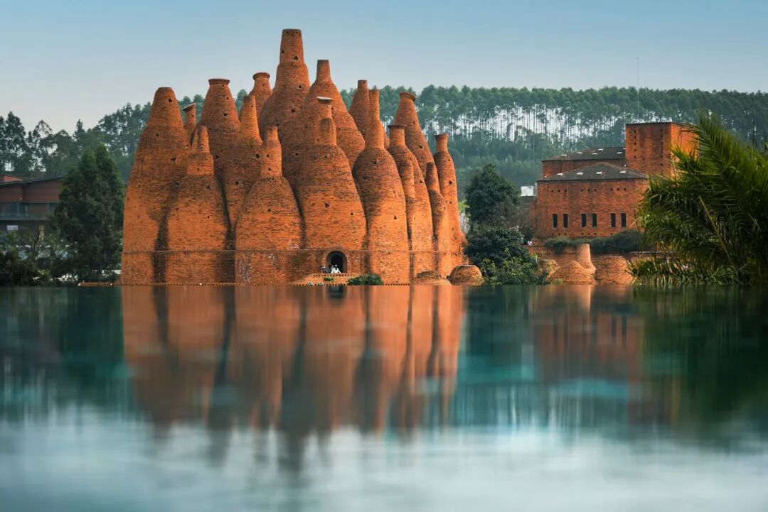 国内最适合“躺平”的城市：四季如春！房价不输鹤岗，6W买一套！5点下班，却有不少人逃离...