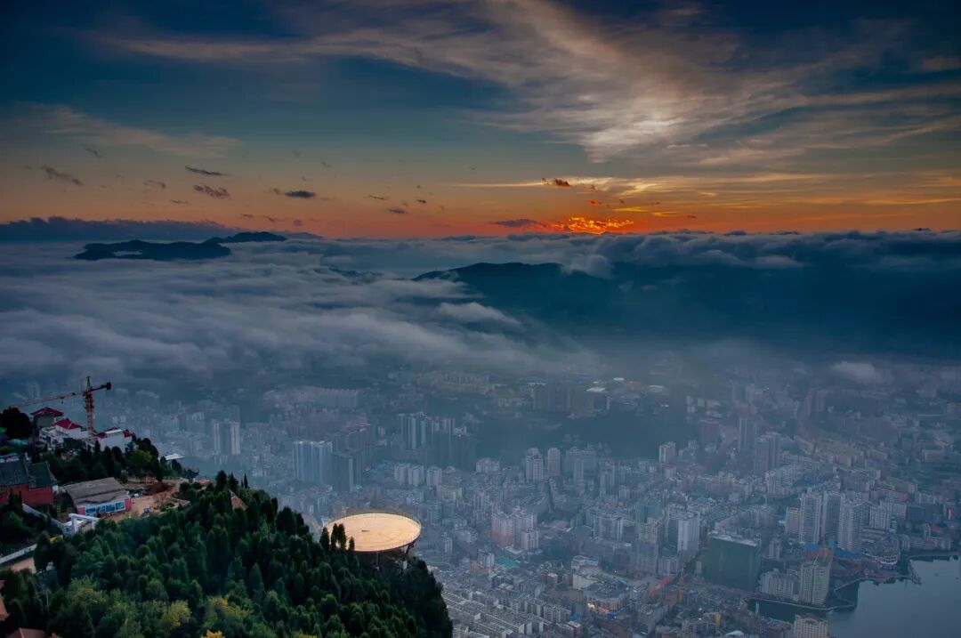 国内最适合“躺平”的城市：四季如春！房价不输鹤岗，6W买一套！5点下班，却有不少人逃离...