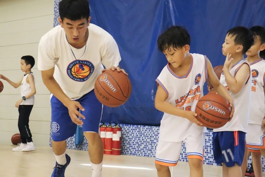 運動羽毛球地板_籃球運動館木地板_五緣灣運動館籃球