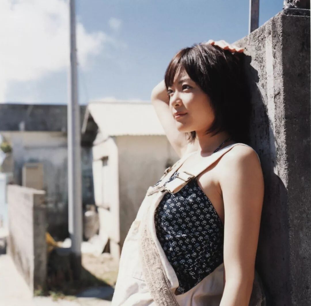 矢口史靖擅长造星,日本人气演员上野树里,妻夫木聪等均是通过矢口史靖