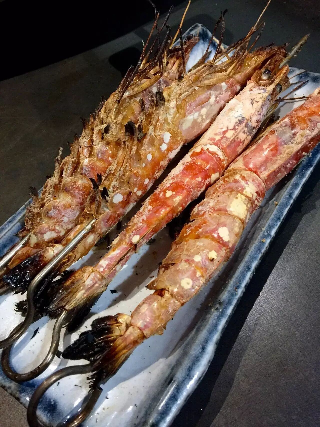 吊炉烤的整条鱿鱼,软而有弹性!没有腥味!蘸上酱料非常的鲜!