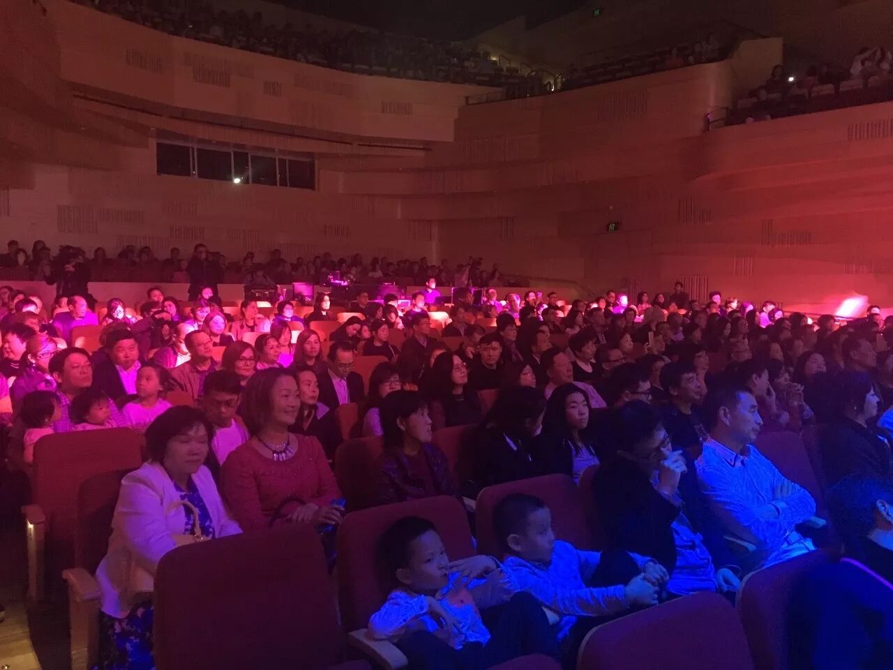 %name 大爱 · 美美澳洲华人歌后慈善演唱会圆满成功！