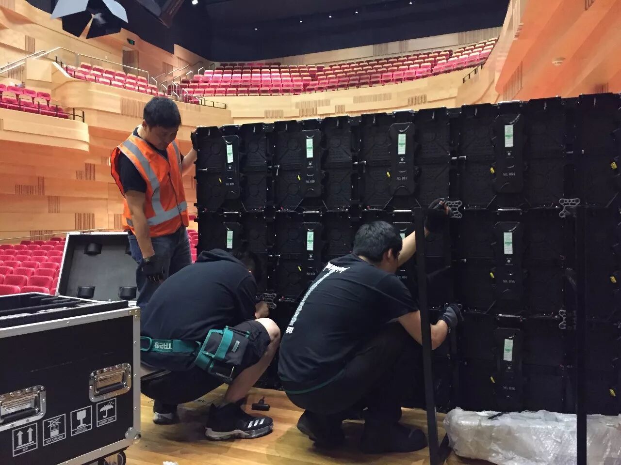 %name 大爱 · 美美澳洲华人歌后慈善演唱会圆满成功！