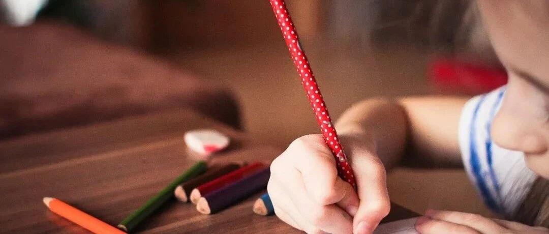 小小年纪居然就会撒谎，长大怎么得了....