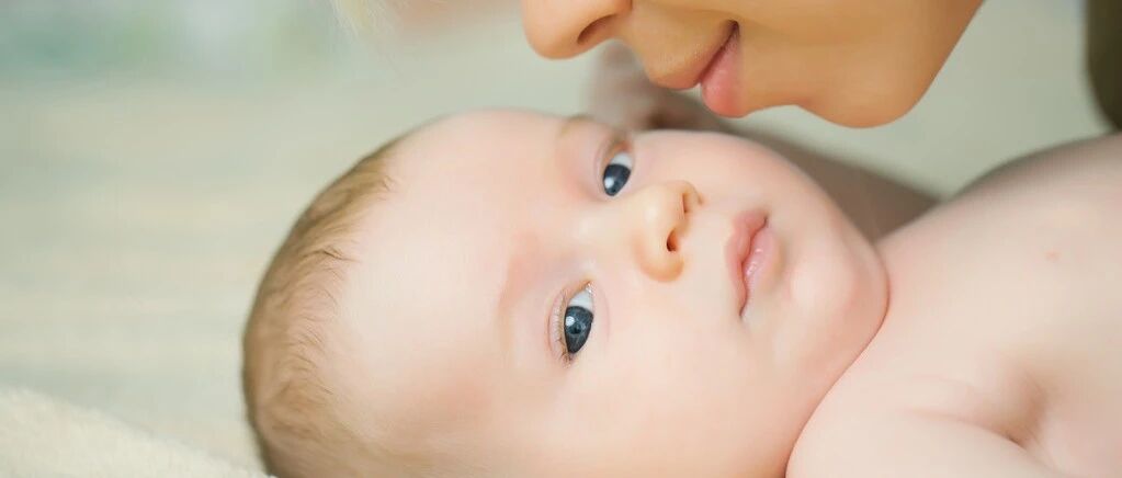 做了10年皮肤科医生，现在自己也做了妈妈，特别想对湿疹孩子的妈妈说……