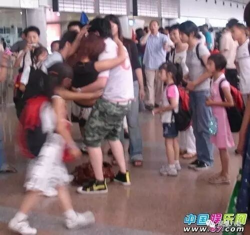 婚内出轨被洗白成真心相爱？撒谎精何洁啊，你可要点脸吧！（组图） - 27