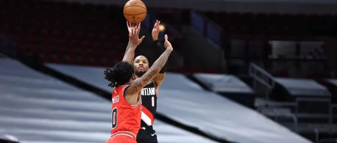 卧槽，牛逼了！压哨绝杀！8秒5分逆转绝杀！利拉德太横了...