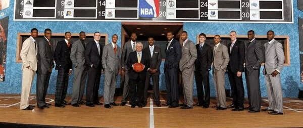 再见了，10年榜眼突然宣布退役！才32岁呀，太突然了