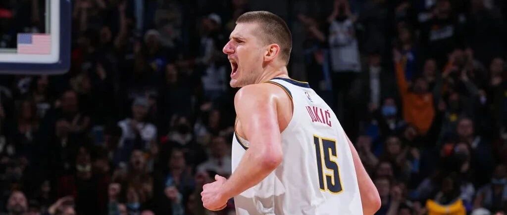 炸裂！46分+12板+11助+3断+4帽！NBA历史上第一人...