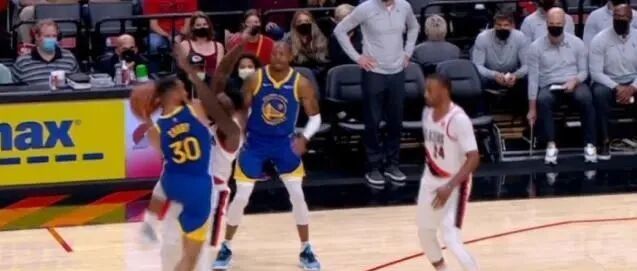 库里成NBA新规受害第一人！首秀7三分+隔扣！普尔开了，维金斯爆了