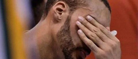 赛季报销！连伤五人！4000万先生！心疼啊...