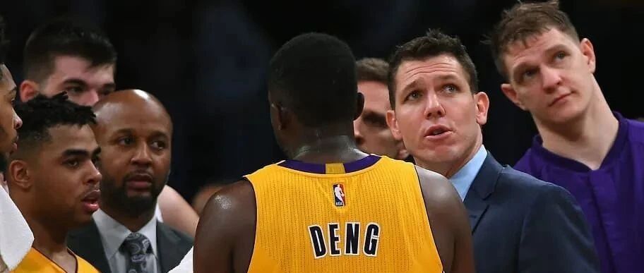 4年7200万，湖人动手了！湖人向联盟申诉！要求将此人清出球队…