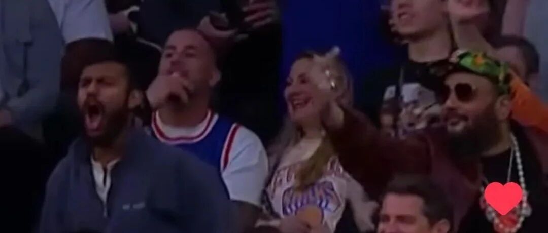 逼王登基！45+8+7记3分！晃趴对手！他今年才23岁啊...