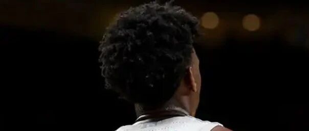 惨！太难了！刚复出又要赛季报销！他今年才20岁啊…