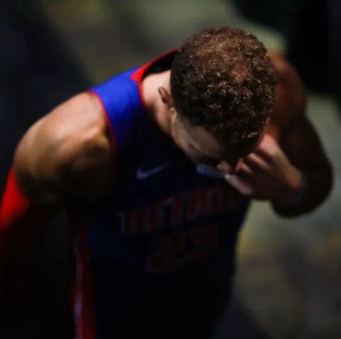 格里芬怎么了？曾经那个飞天遁地的白魔兽恐怕再也回不来了...