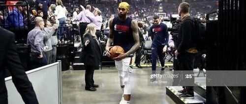 输球后，取关球队！朝教练摔东西！队友纷纷站队力挺，这队已经乱成一锅粥了...