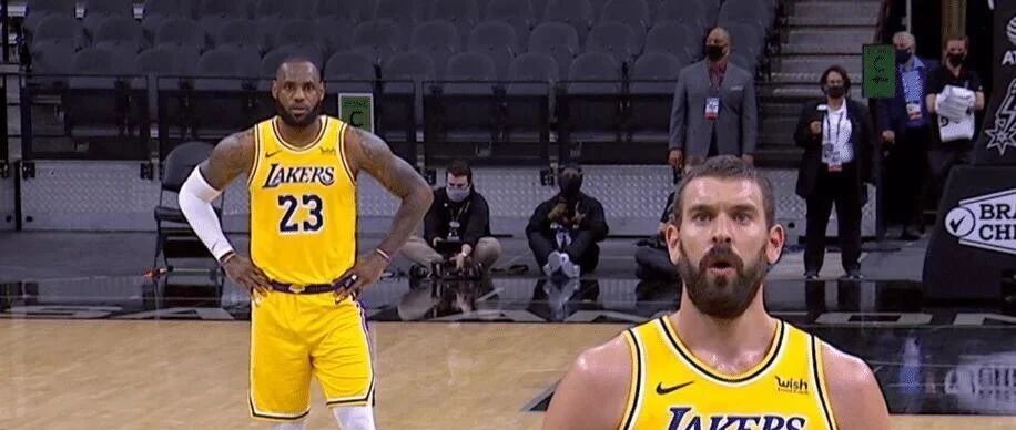 52+21+11！詹眉率队登顶西部第一！詹姆斯这一攻一防太强了...