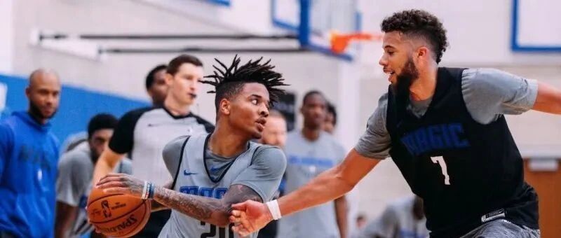 突然宣布要退役？才29岁啊，这可是首秀22+8+12+9的神人