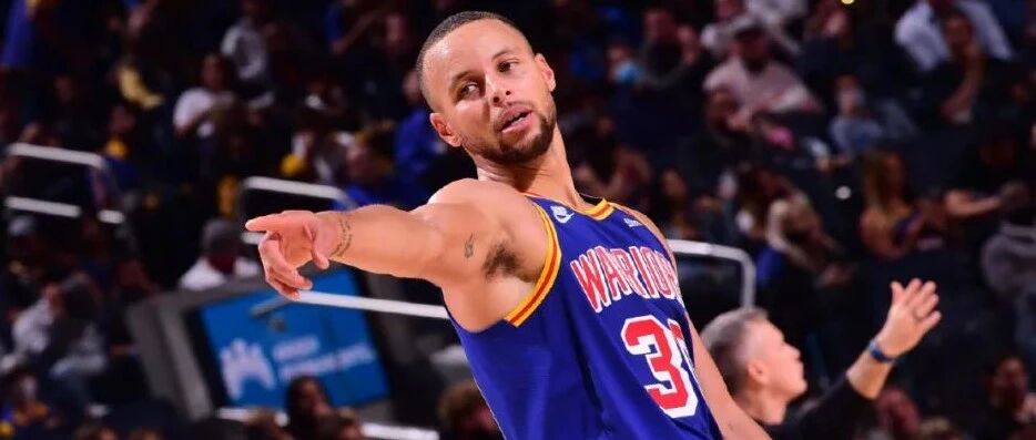 恭喜库里！历史第一人！心疼威少！生日夜被暴打...