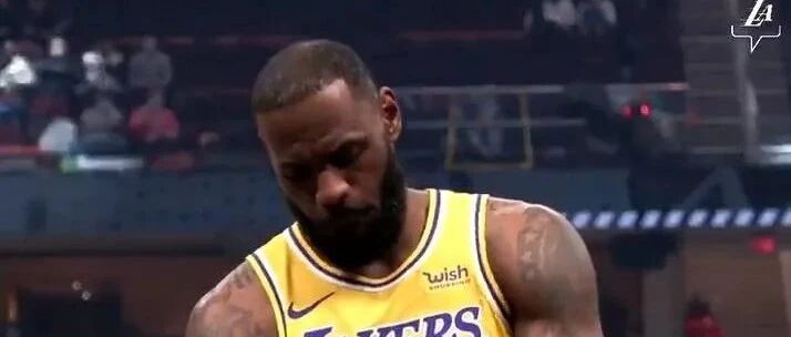 46分+7记三分！一战打破7大记录！讲个笑话：詹姆斯老了！