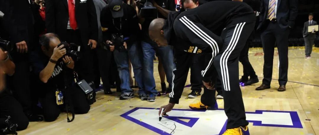 牛逼！三节狂砍62分！一人干掉对手全队...