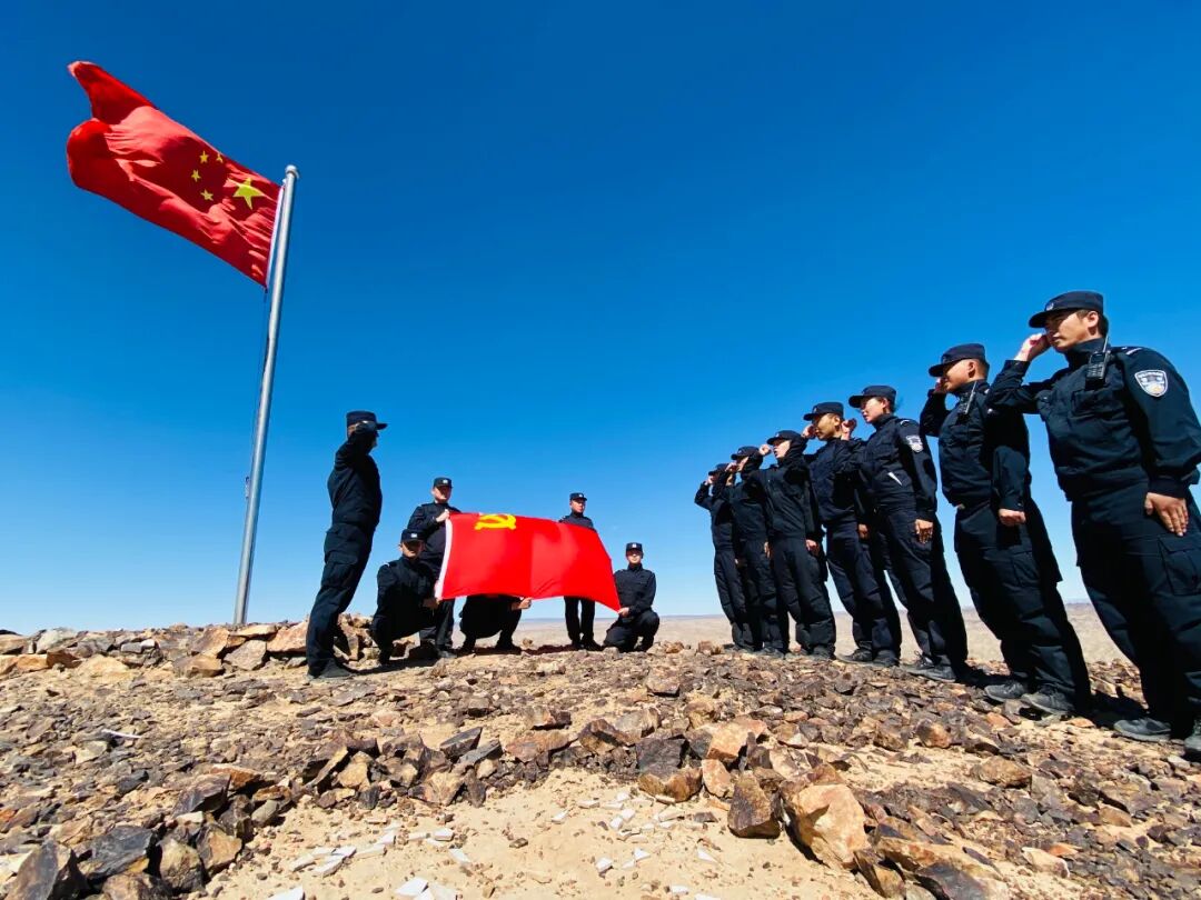 守护着41145公里边境线他们为啥把名字刻在戈壁上