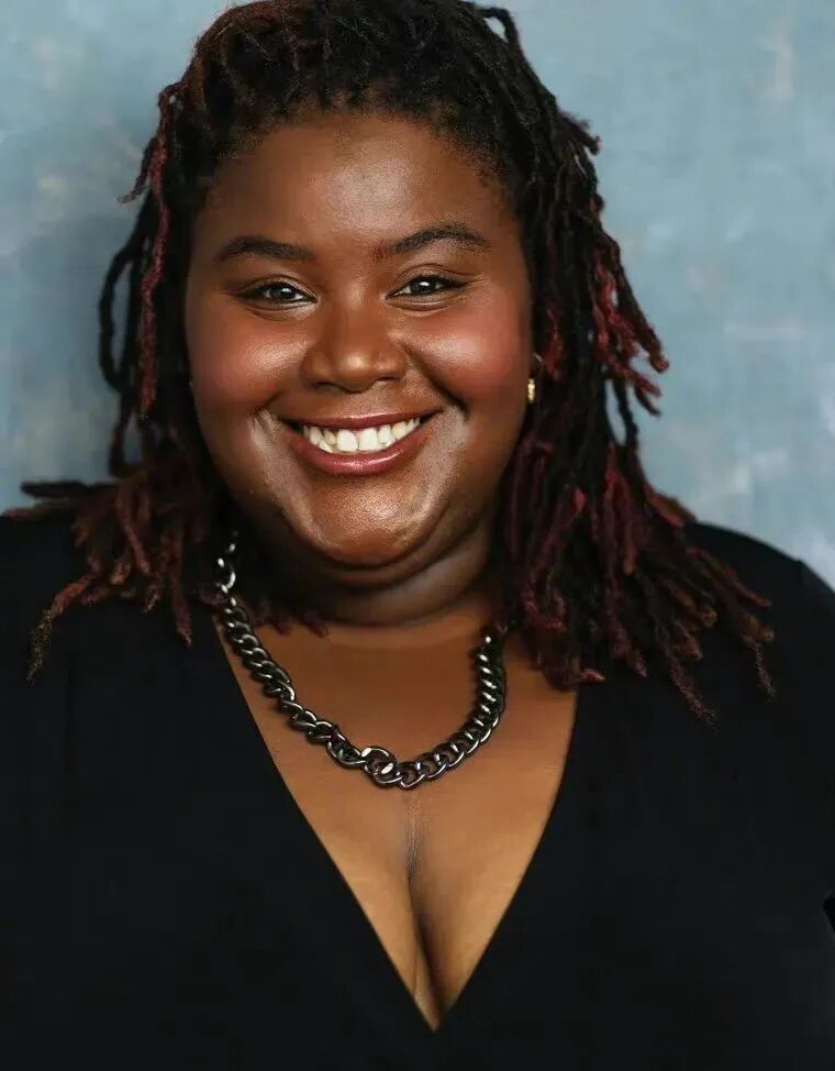 迪士尼大码黑人贝儿公主,网友:野兽与野兽?