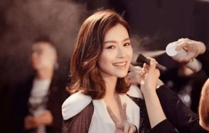 她与谢霆锋一见钟情, 陈冠希为追她痴心要戒烟, 美貌宛如仙女下凡！