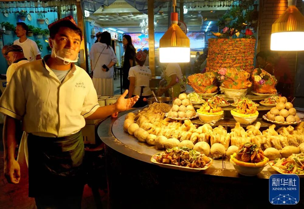 喀什古城景区内的特色美食.