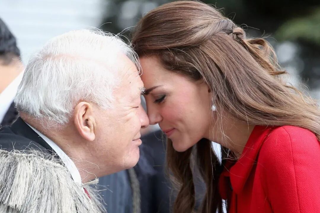 如果有客人来访,新西兰的毛利人必定要为来宾组织专门的欢迎仪式,安排