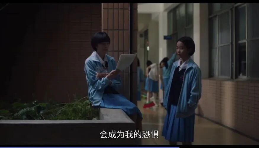 李亚鹏再婚后，李嫣敞开衬衫露身材晒性感大尺度照，画王菲合影，背后真实原因是这样？（组图） - 48