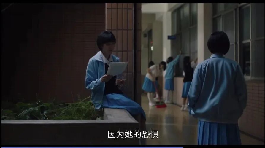 李亚鹏再婚后，李嫣敞开衬衫露身材晒性感大尺度照，画王菲合影，背后真实原因是这样？（组图） - 47