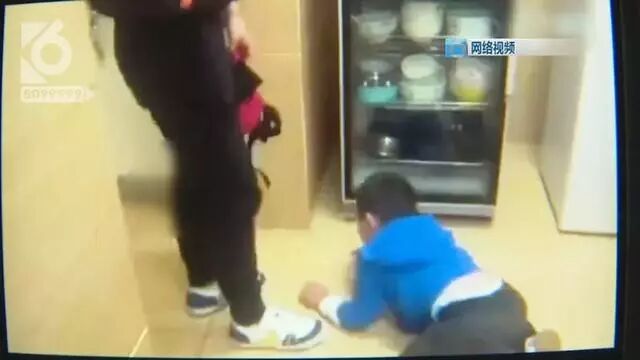心疼到崩溃！2岁孩子被幼师在监控死角打骂（视频/组图） - 20