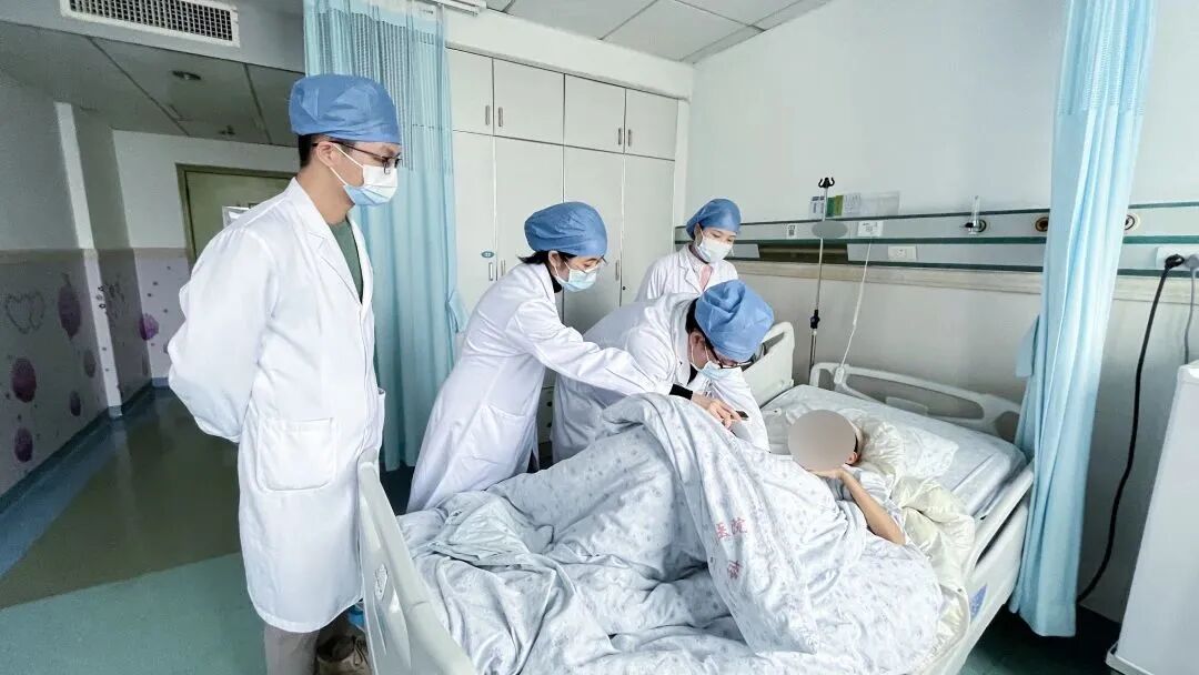 什么是结扎速血管闭合惊！9岁女孩卵巢囊肿蒂扭转1800度！市二妇科团队紧急手术保卵巢！_https://www.jmylbn.com_新闻资讯_第3张