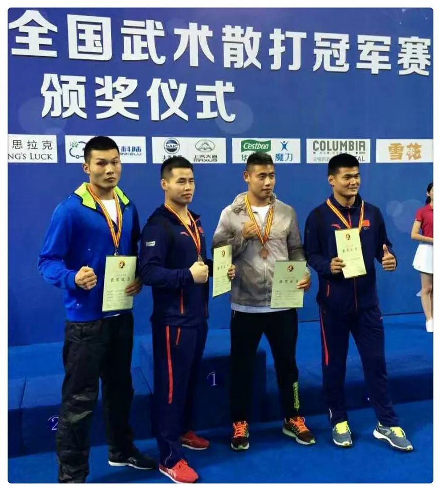 冠军赛,他打了四场,连续战胜王志浩,杨雨,许俊杰,决赛输给了许家恒