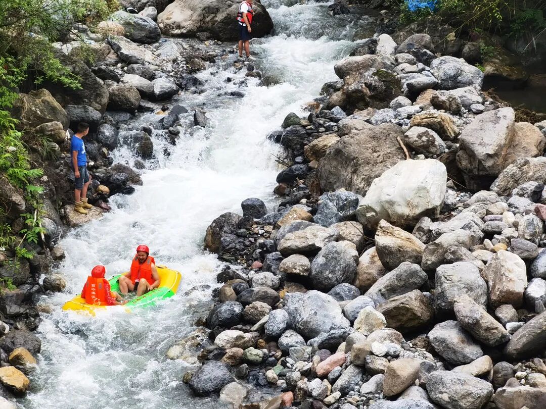 西岭峡谷漂流