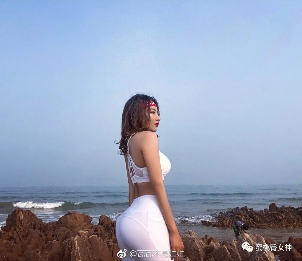 【美女】95后青岛长腿辣妹腰臀比令所有女生嫉妒，不滑雪就健身！（组图） - 10