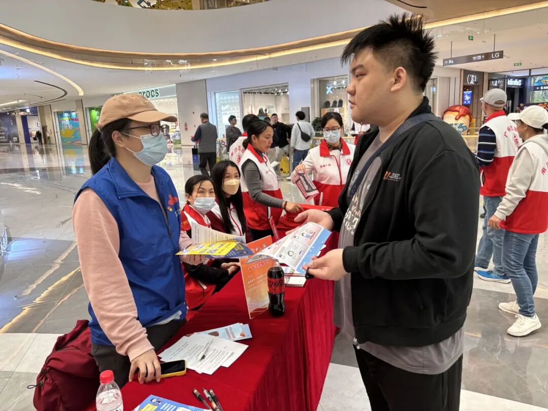 郭灵：我以一名中共党员的身份参加志愿活动