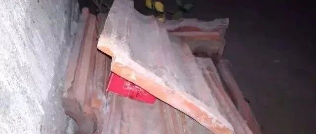 “你有一个快递，给你放门口了！”回家一看我……哈哈哈哈哈哈哈